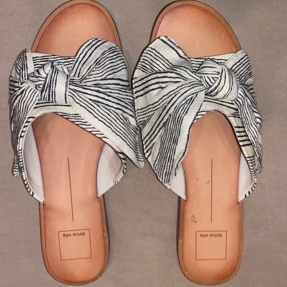 BRAND NEW DOLCE VITA SANDALS